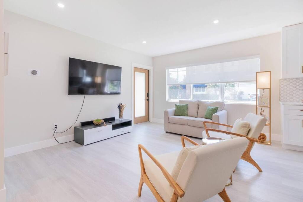 Executive Retreat Unit 1 - Lauderdale