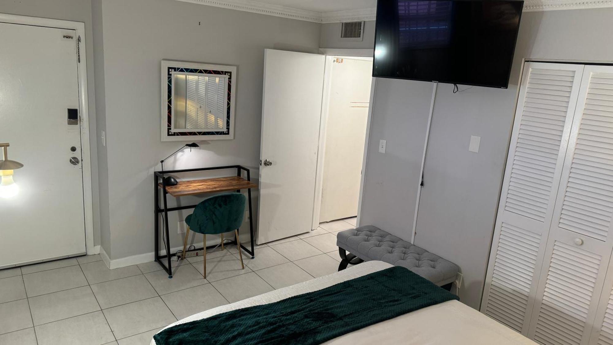 Homestay Elegant With Private Bath And Entrance