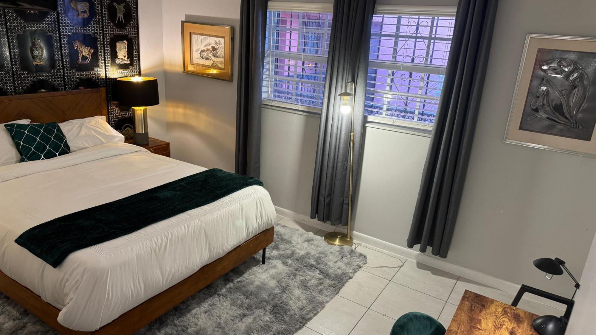 Elegant With Private Bath And Entrance Homestay *