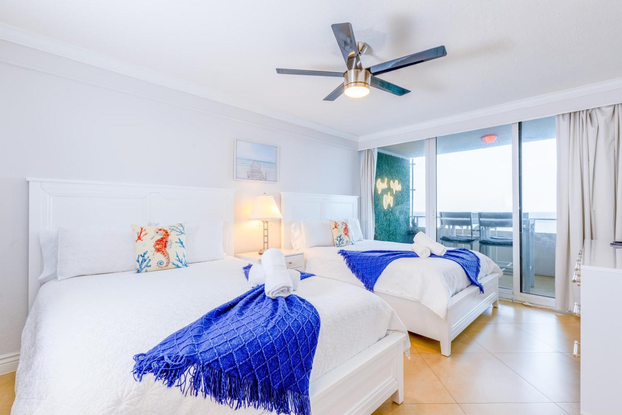 Beachfront Luxury Pool L Sea View *