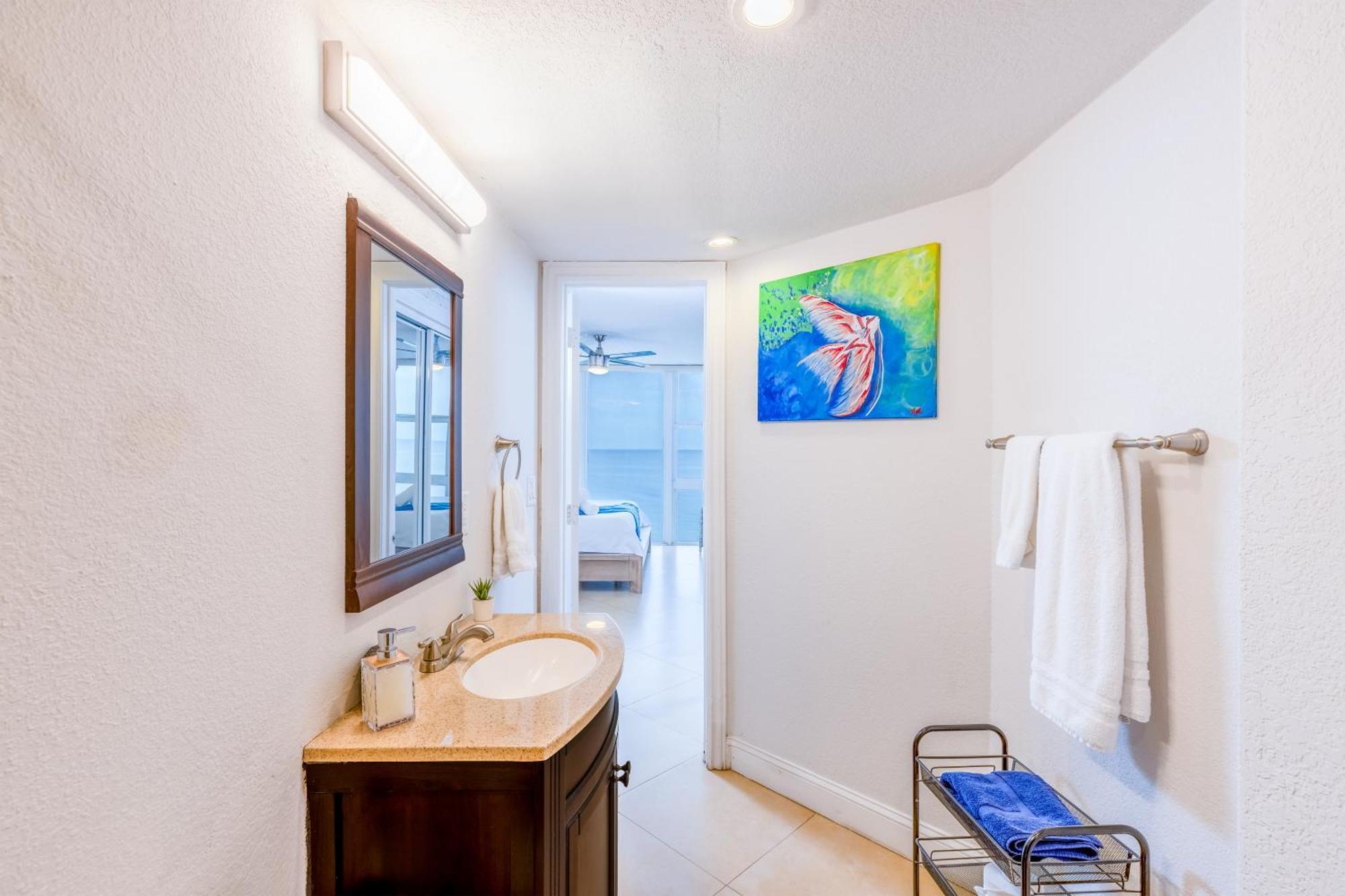 Beachfront Luxury Pool L Sea View Holiday home