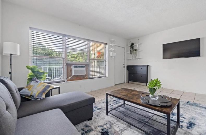 Apartment Cozy 1br Beachside Getaway With 1q , 1 Sofabed