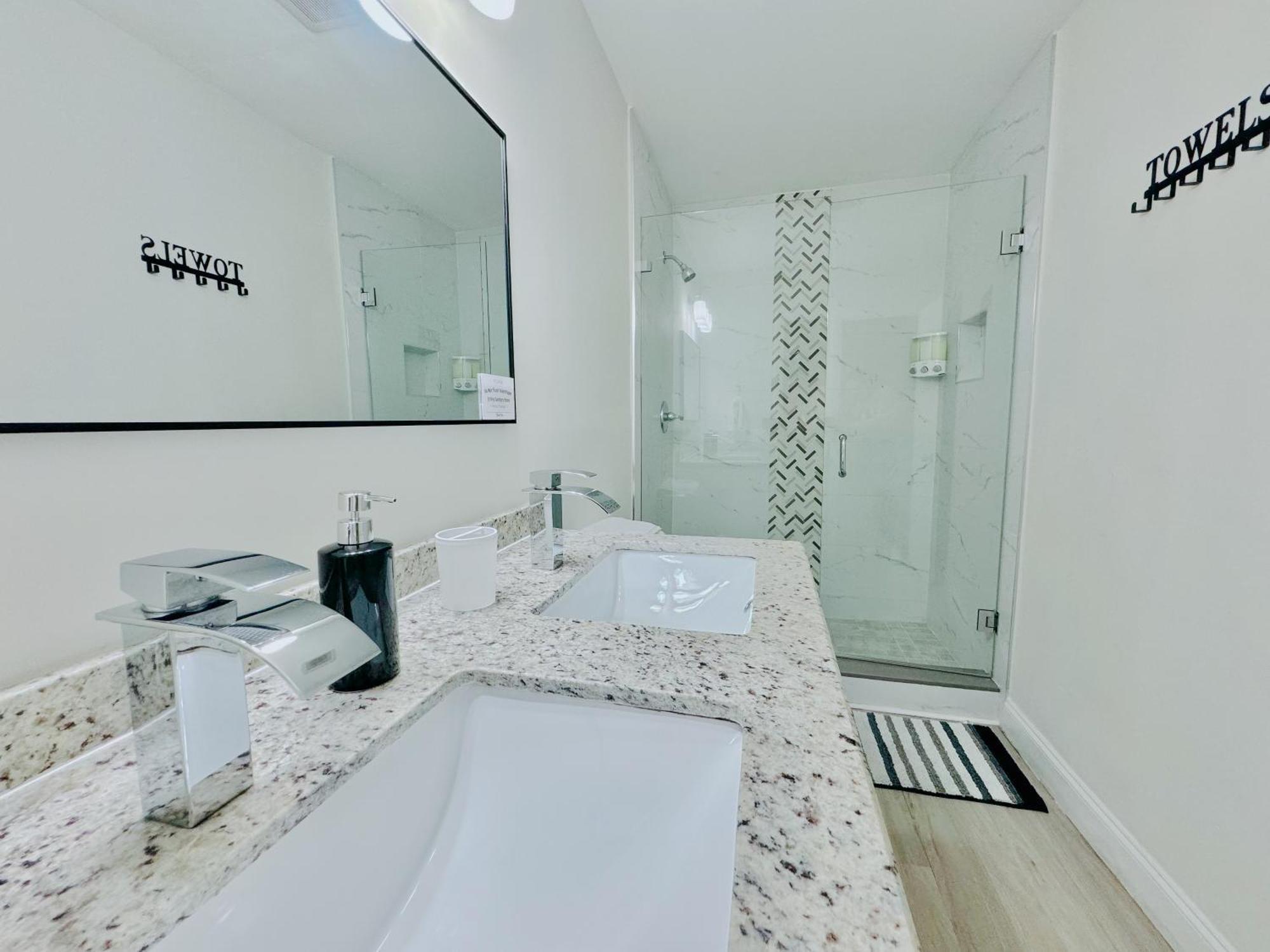 Tropical Pool Courtyard & Garden View * Fort Lauderdale