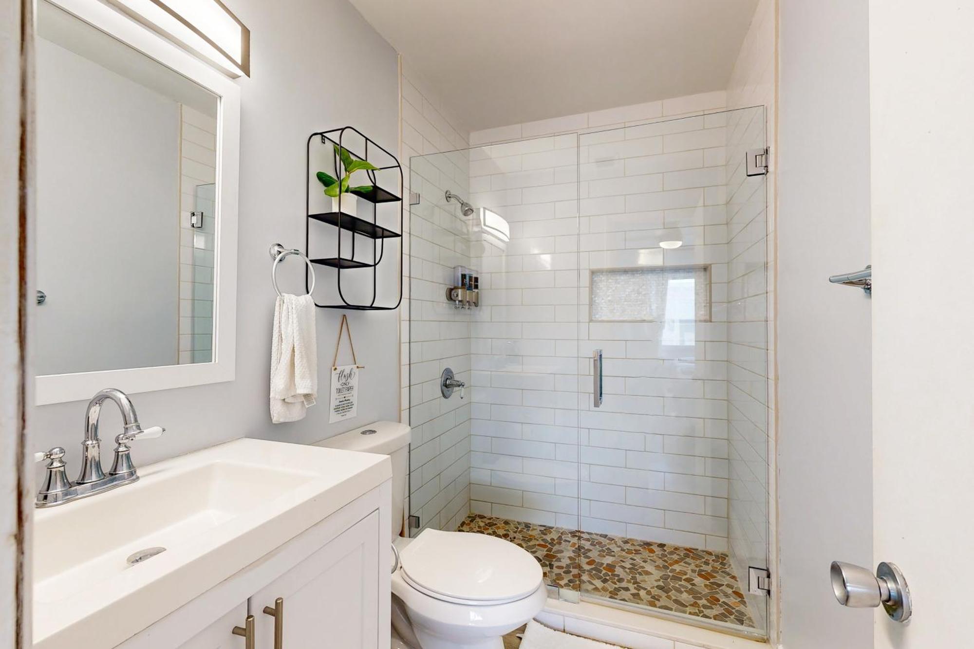 Apartment The Manors Waterfront Oasis # 3 *