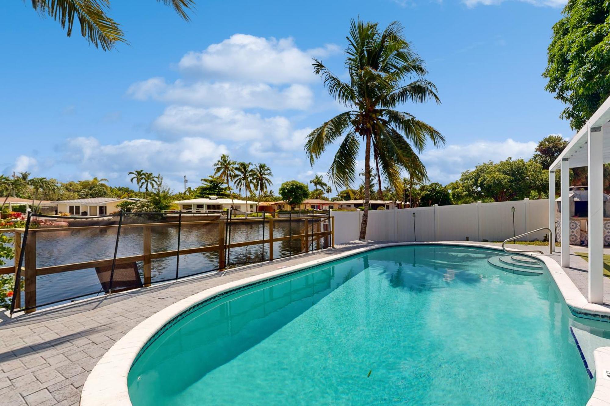 The Manors Waterfront Oasis # 1 Apartment *