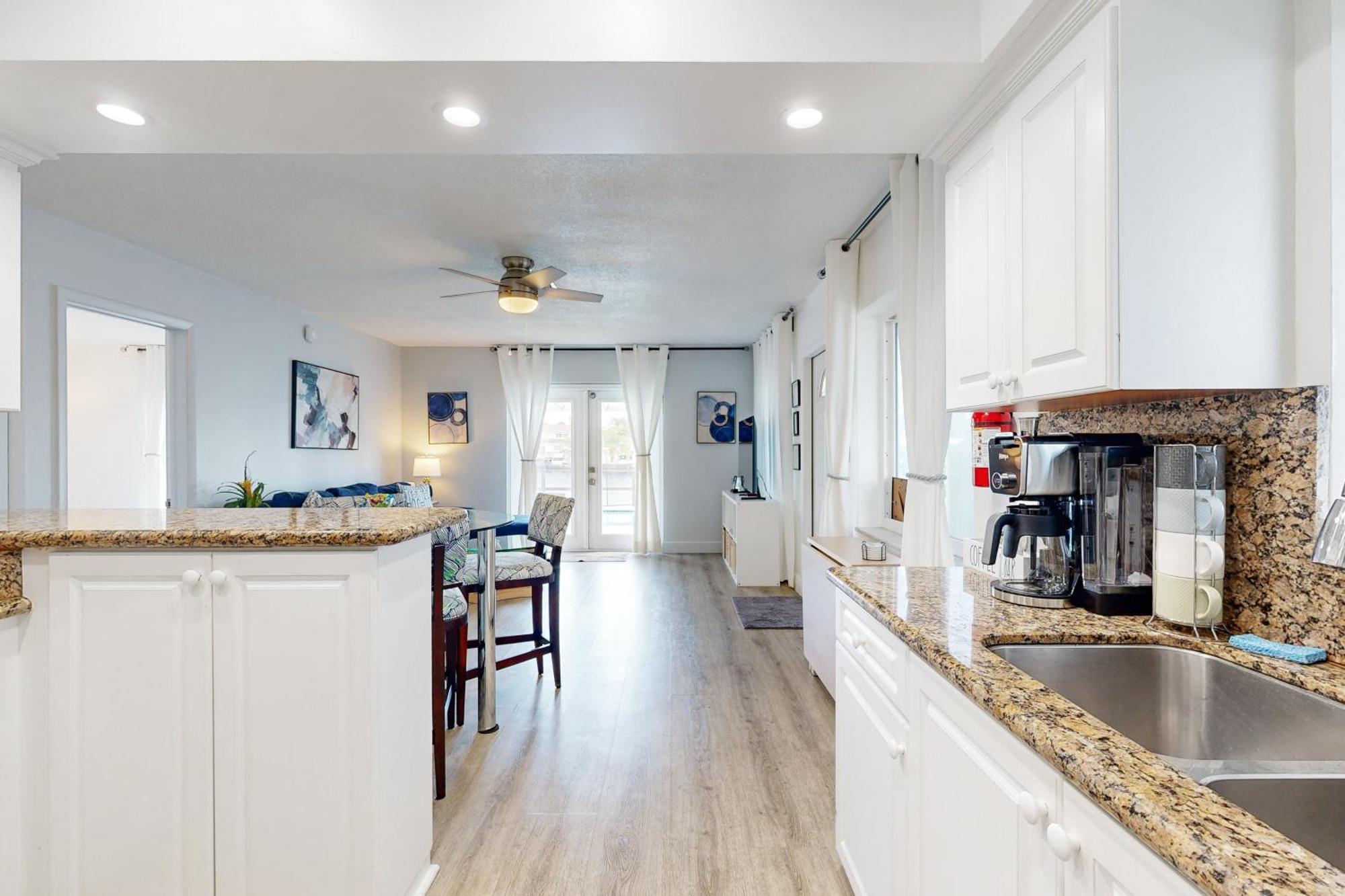 Apartment The Manors Waterfront Oasis # 3 *