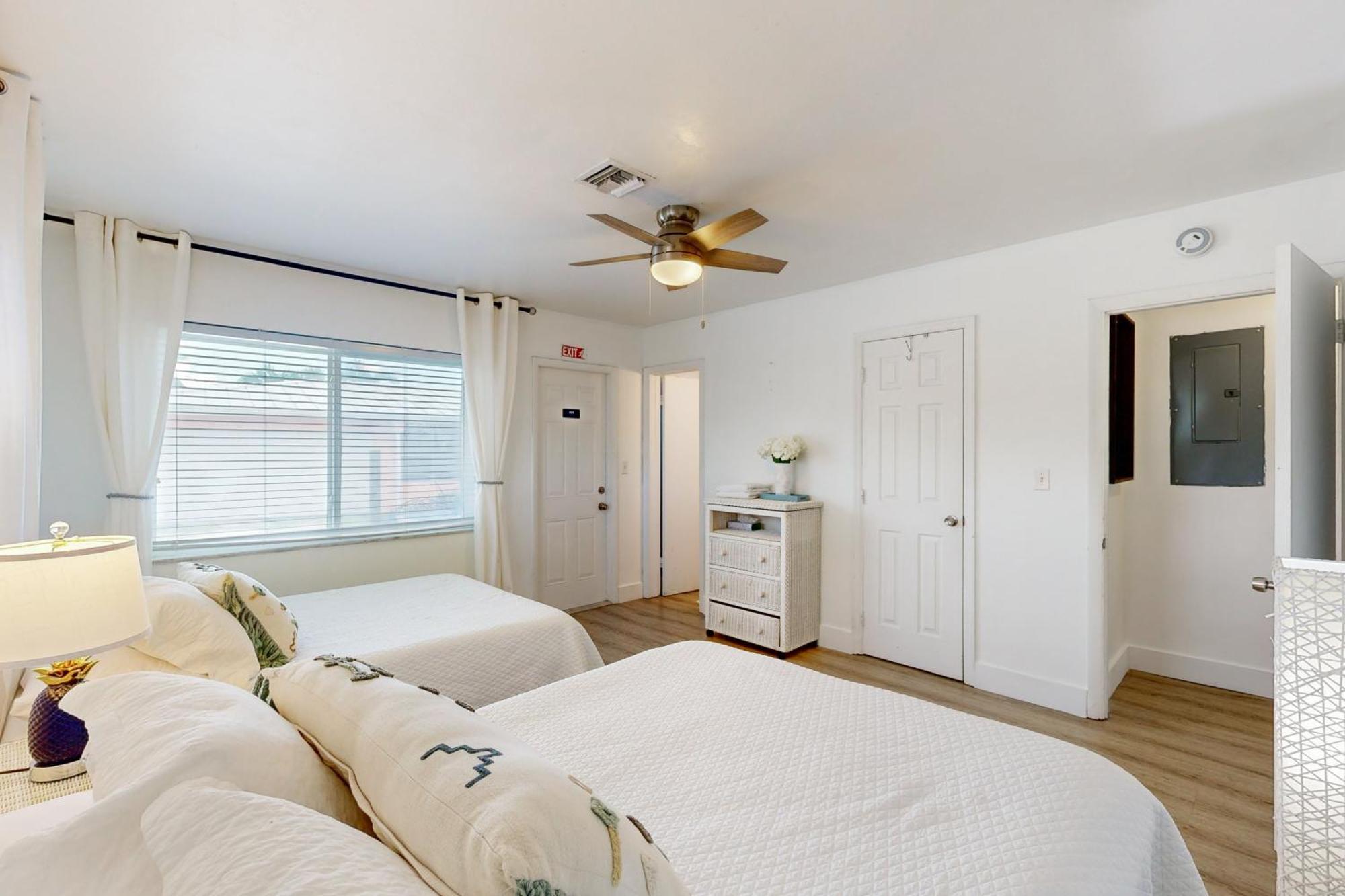The Manors Waterfront Oasis # 1 Apartment