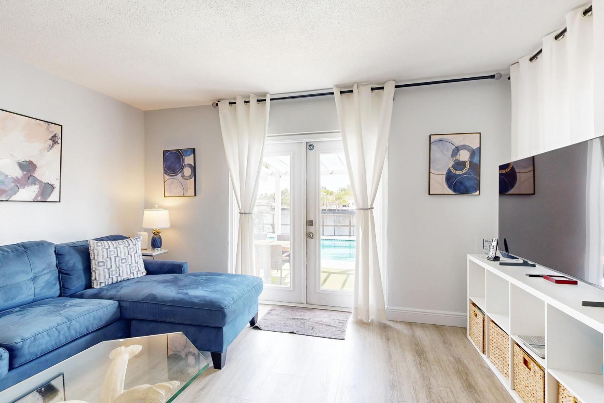 Apartment The Manors Waterfront Oasis # 3