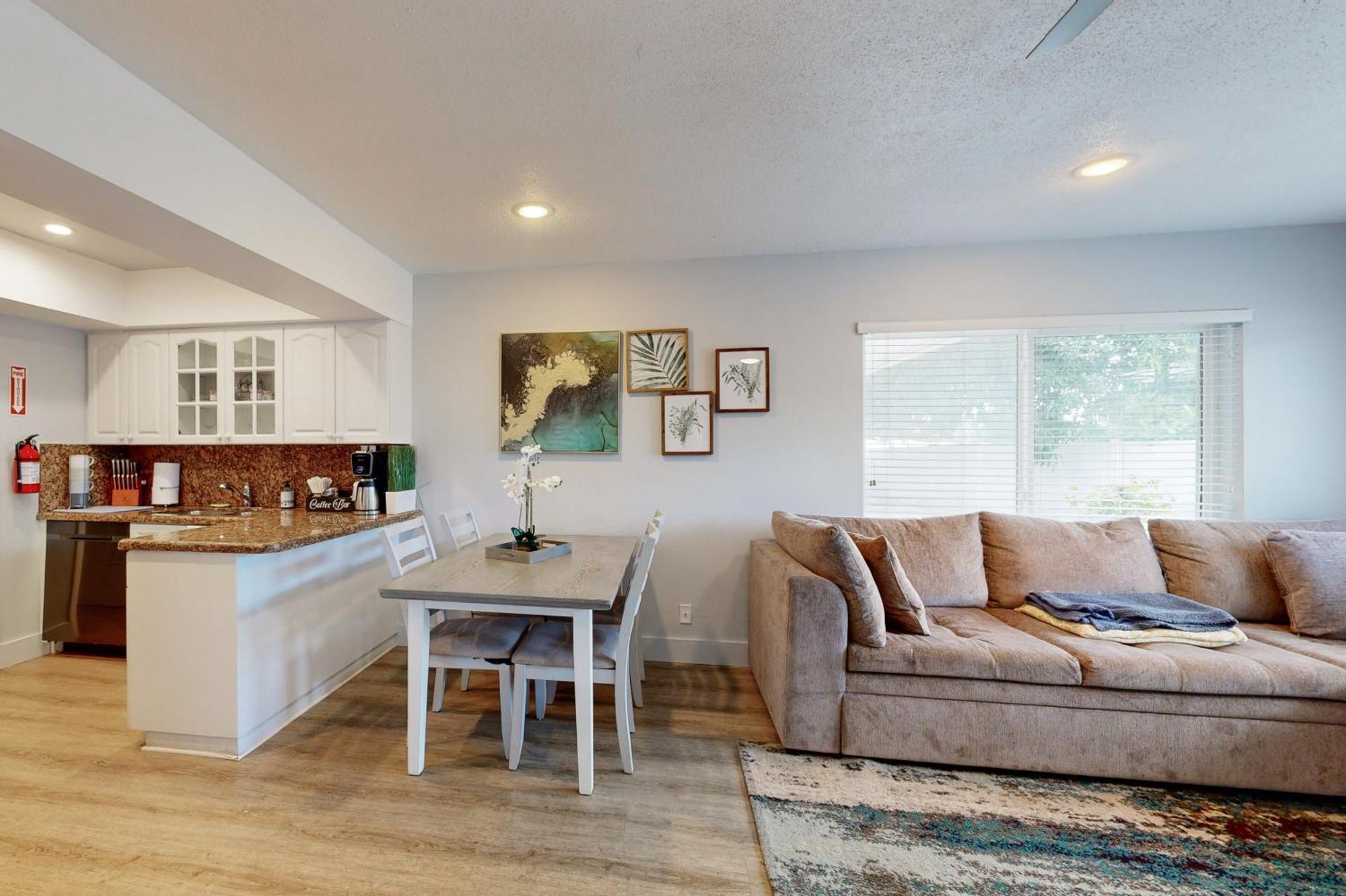 The Manors Waterfront Oasis # 1 Apartment *