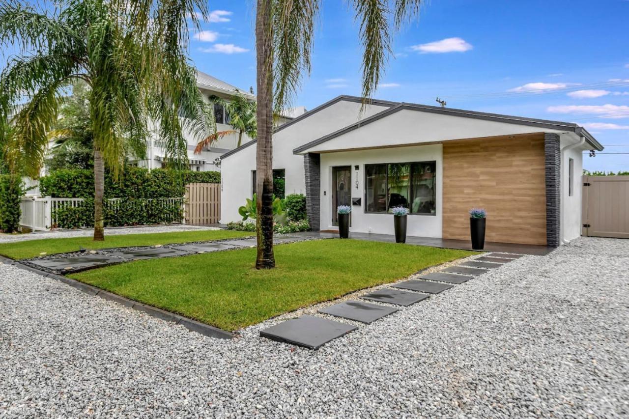 Lovely 2br 2ba Modern Flat With Vibrant Backyard * Fort Lauderdale