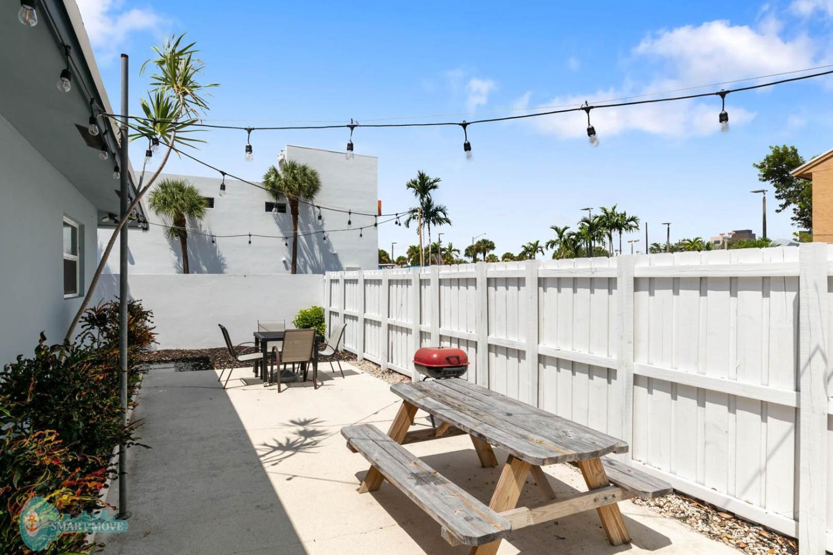 Tropical Breeze Unit 2 Apartment *