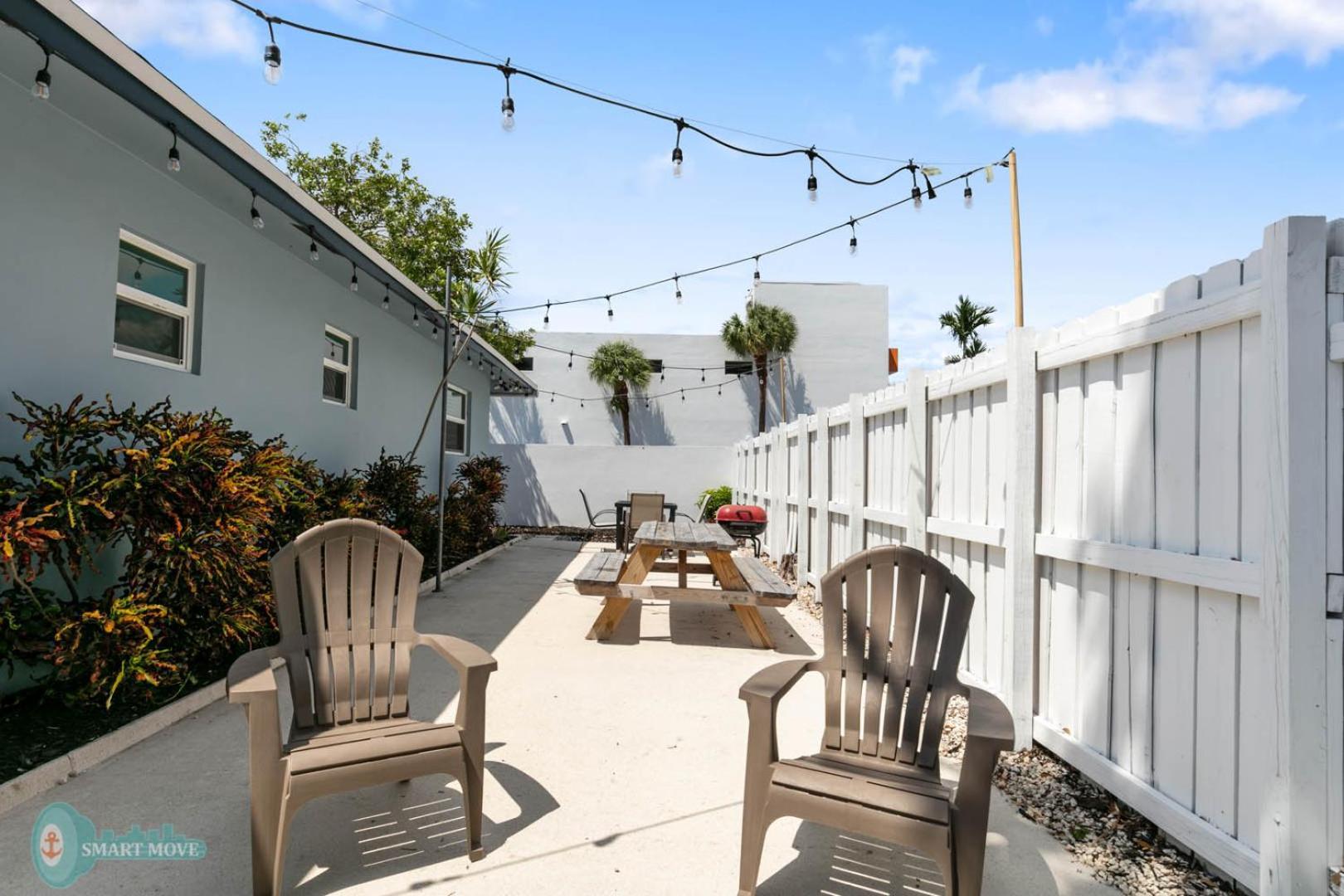 Tropical Breeze Unit 2 Apartment *