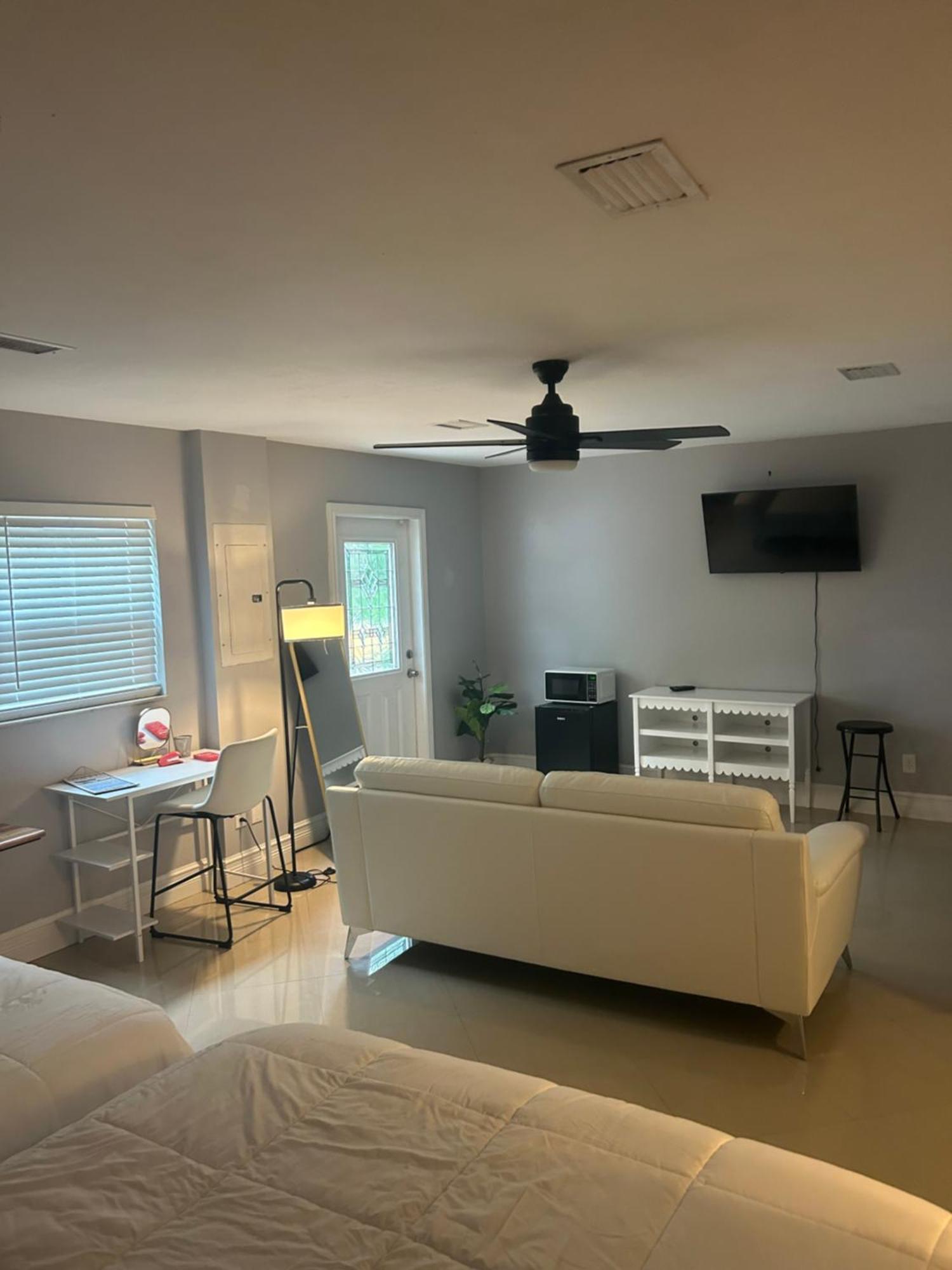 Elles Place * Fort Lauderdale