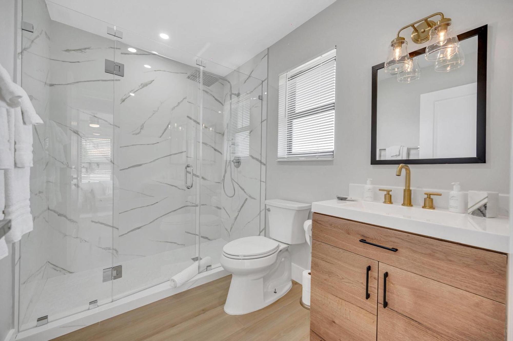 Open Concept Proximity Lush Neighborhood Pearl Key Holiday home Fort Lauderdale
