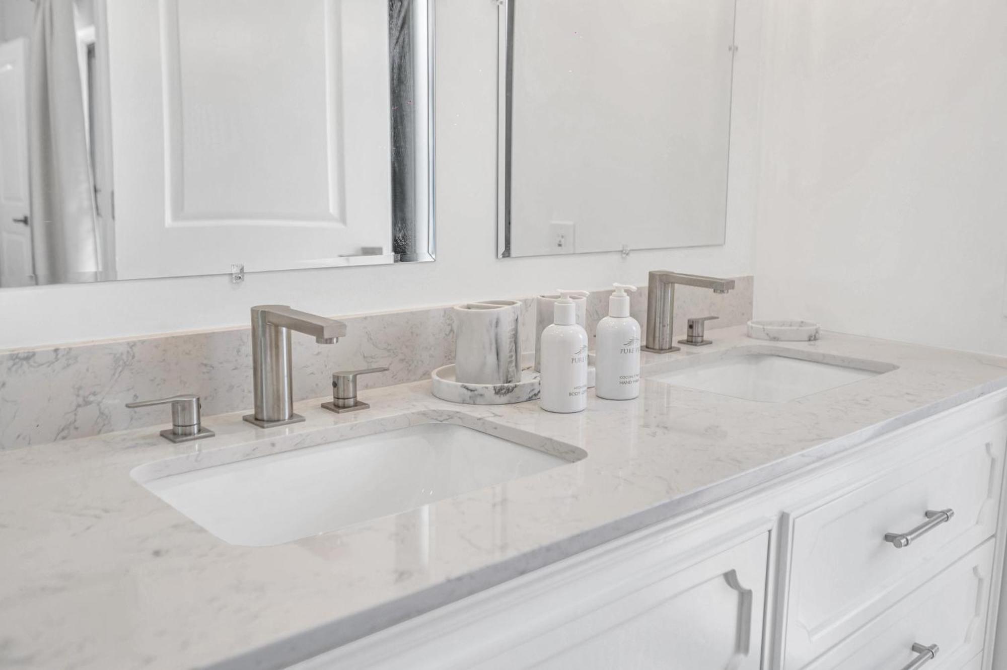 Open Concept Proximity Lush Neighborhood Pearl Key Fort Lauderdale