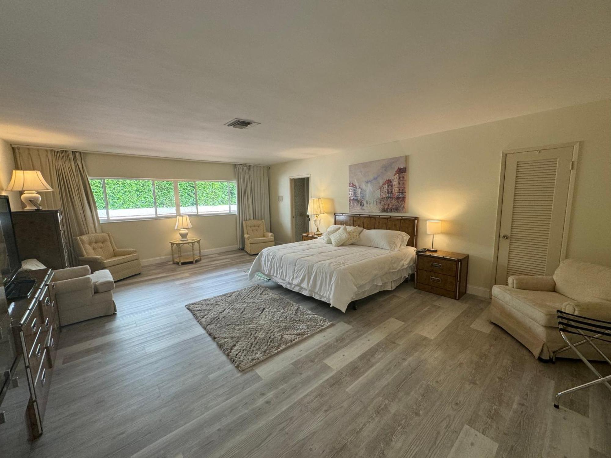 Lauderdale Oasis