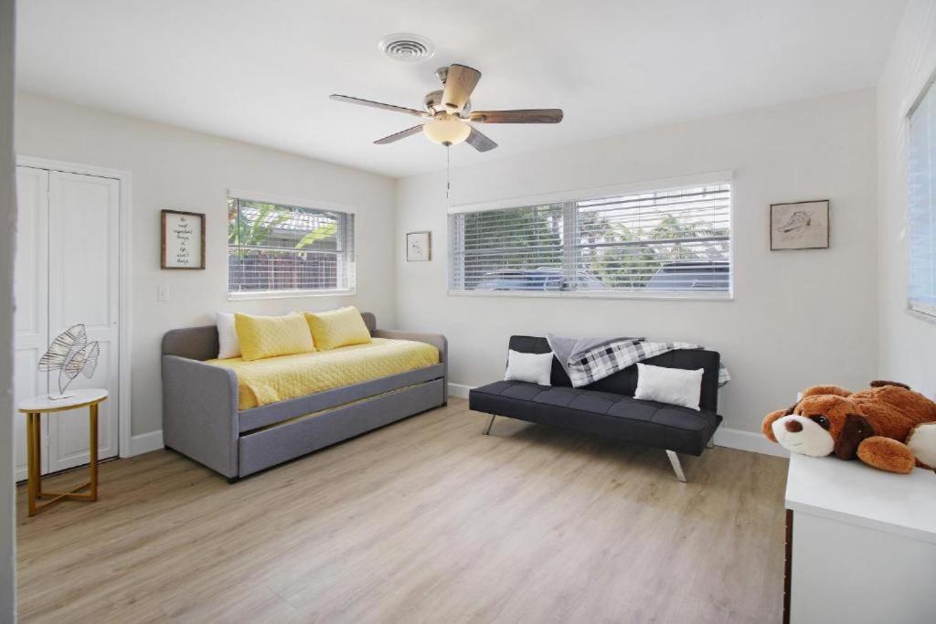 Paradise Bay 3 Bedroom Waterfront Waterman's Retreat S Lauderdale Holiday home *