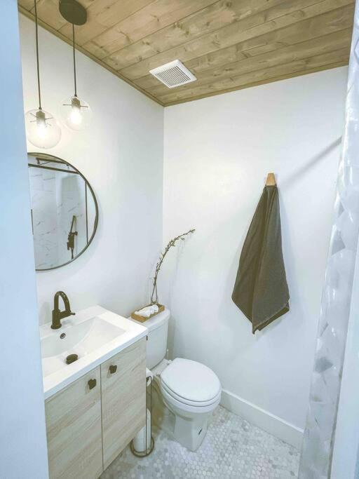 Cozy House, Sleeps 4, Close To Beach, Airport Fort Lauderdale