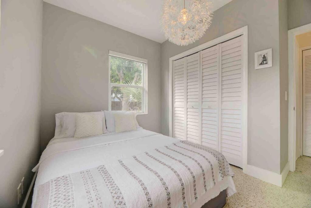 Holiday home Cozy House, Sleeps 4, Close To Beach, Airport *
