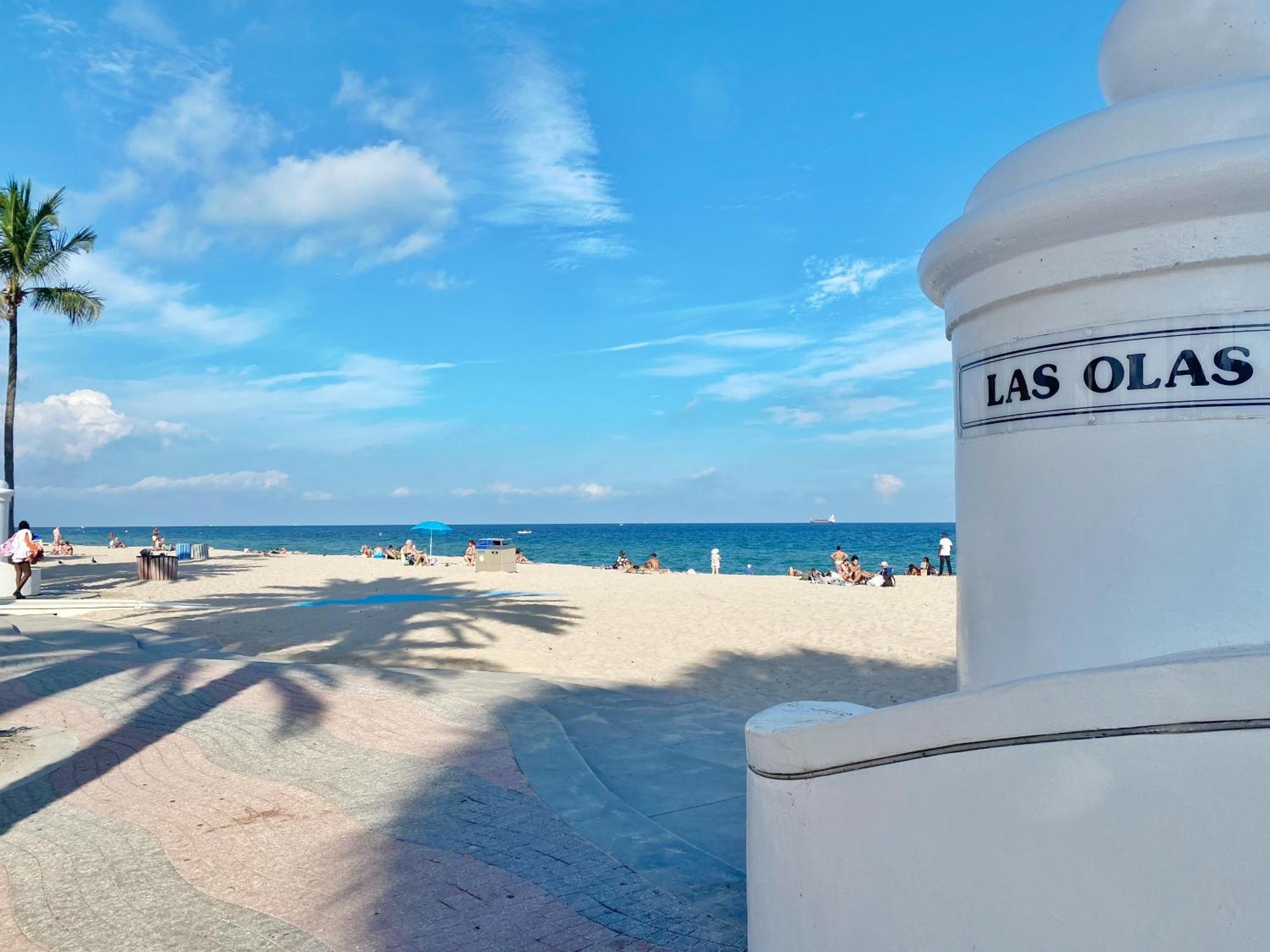 Studio Las Olas Beach - - 5 Minutes Walk To Beach Apartment *