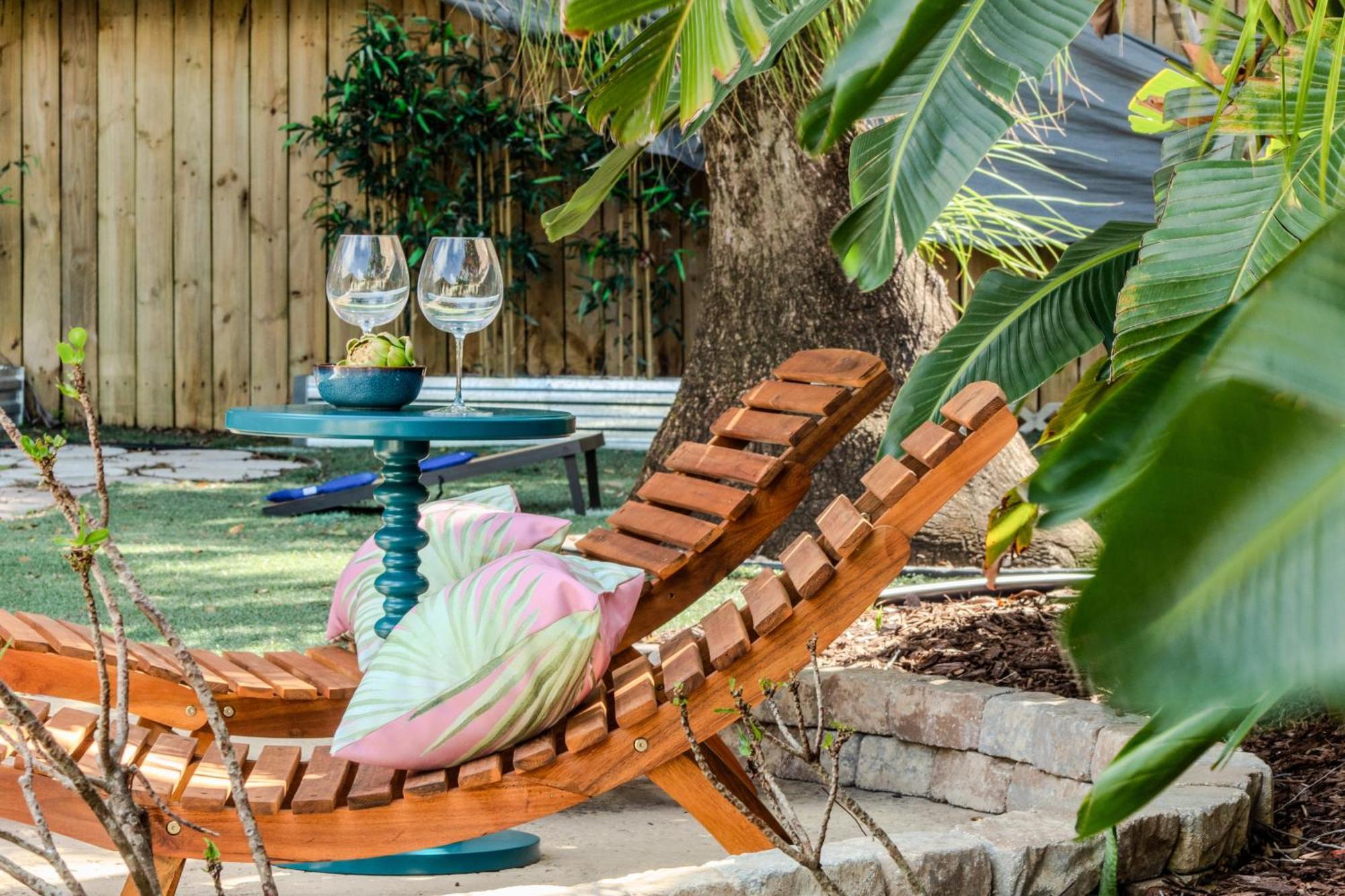 Holiday home 4bd Beachside Escape & Outdoor Oasis With Pool, Near Airport, Restaurants And Beaches *