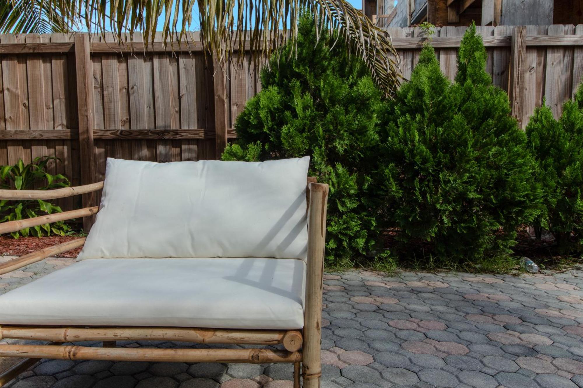 Holiday home 4bd Beachside Escape & Outdoor Oasis With Pool, Near Airport, Restaurants And Beaches