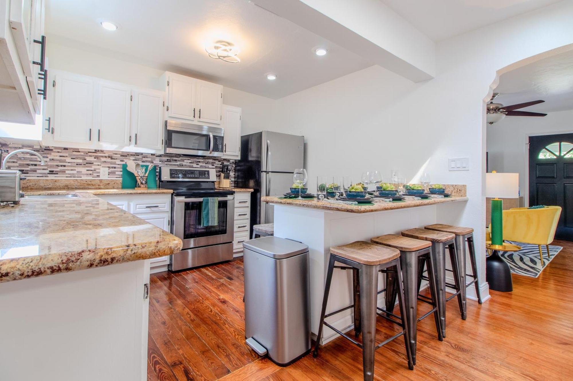 Holiday home 4bd Beachside Escape & Outdoor Oasis With Pool, Near Airport, Restaurants And Beaches Fort Lauderdale