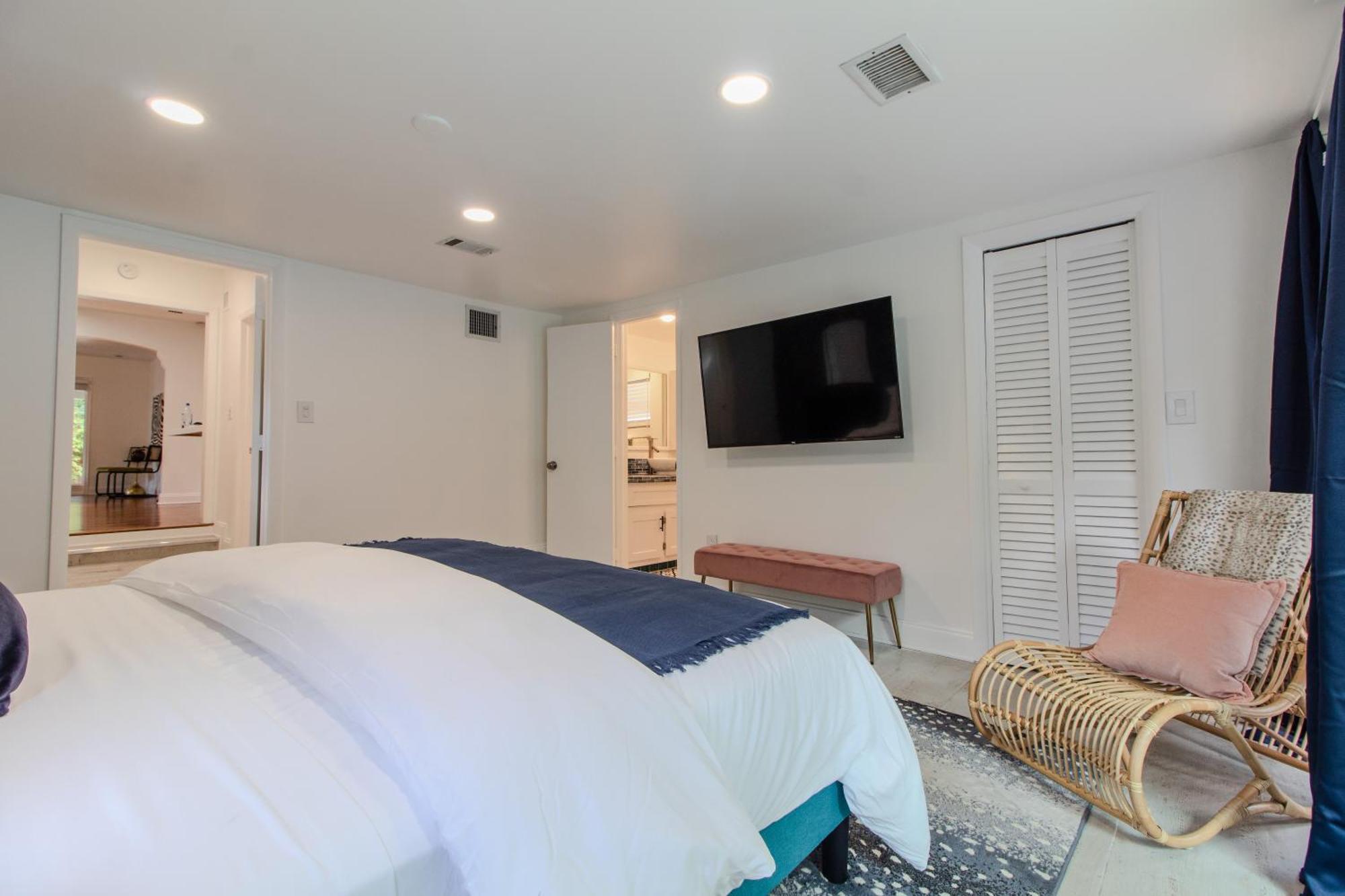 4bd Beachside Escape & Outdoor Oasis With Pool, Near Airport, Restaurants And Beaches Holiday home Fort Lauderdale
