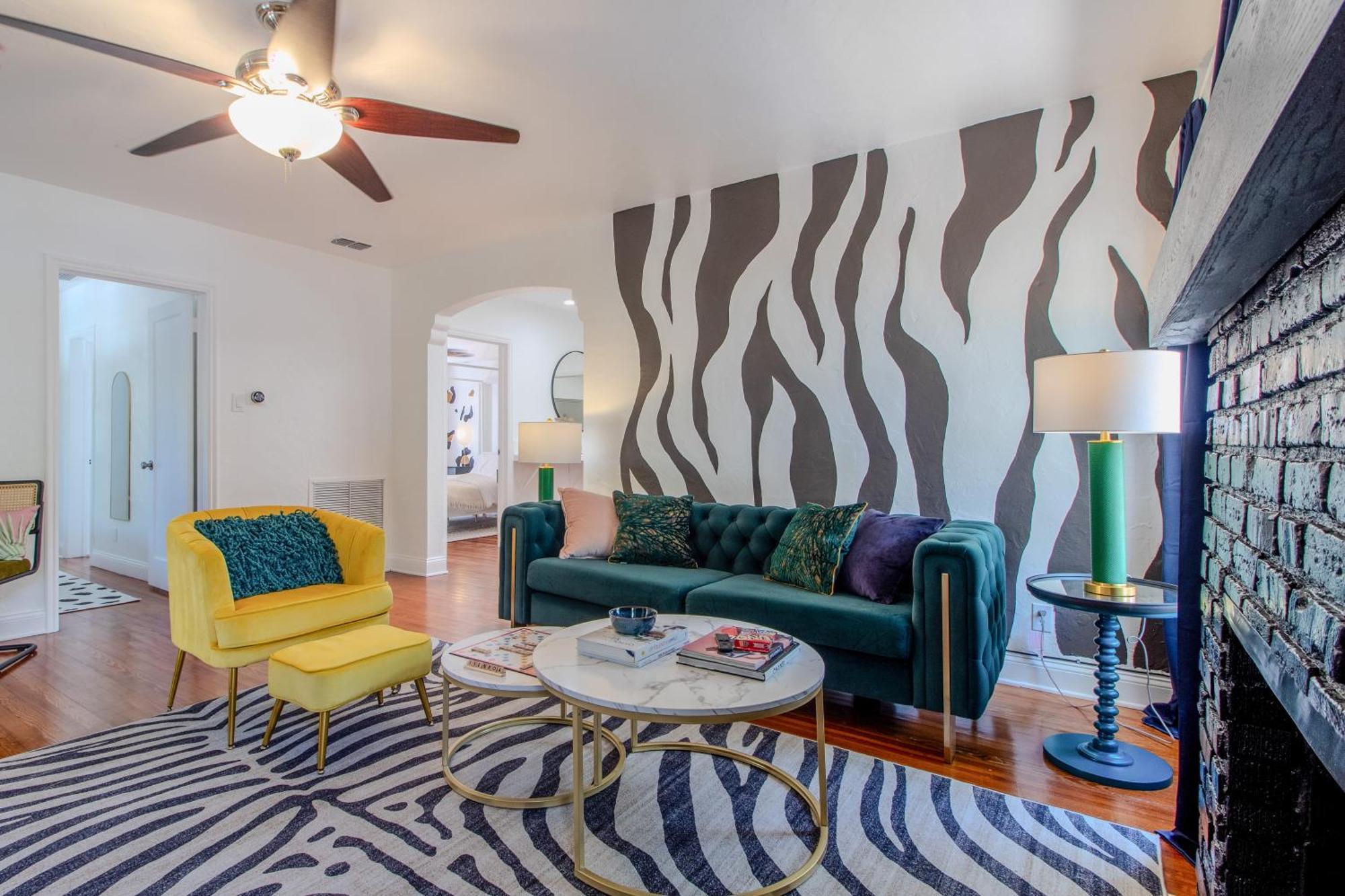 4bd Beachside Escape & Outdoor Oasis With Pool, Near Airport, Restaurants And Beaches Holiday home