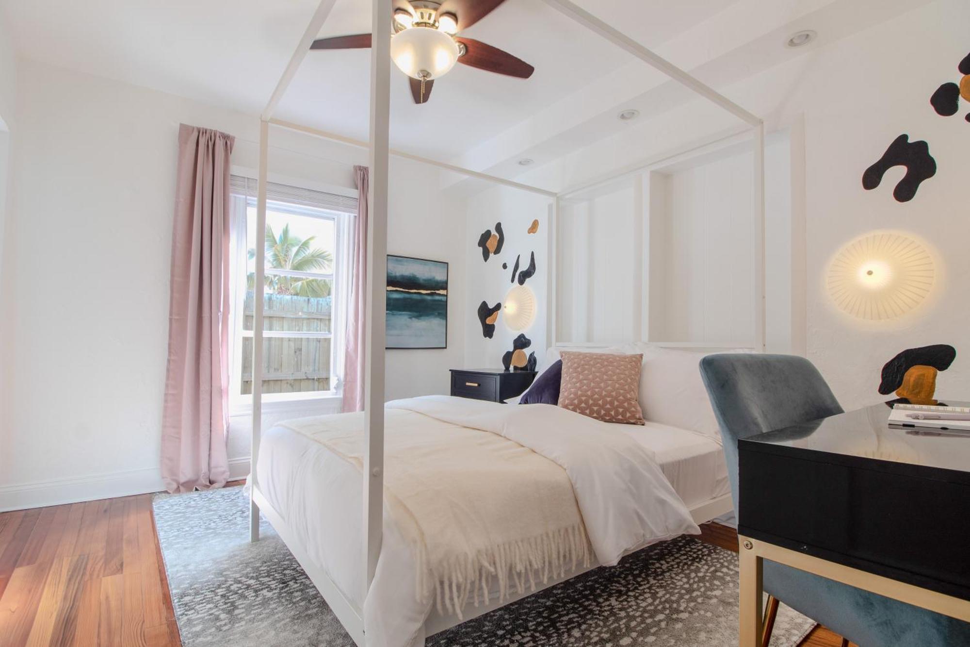 4bd Beachside Escape & Outdoor Oasis With Pool, Near Airport, Restaurants And Beaches
