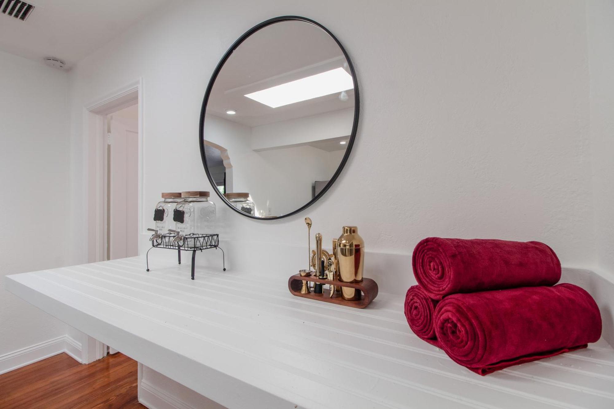 4bd Beachside Escape & Outdoor Oasis With Pool, Near Airport, Restaurants And Beaches Holiday home Fort Lauderdale