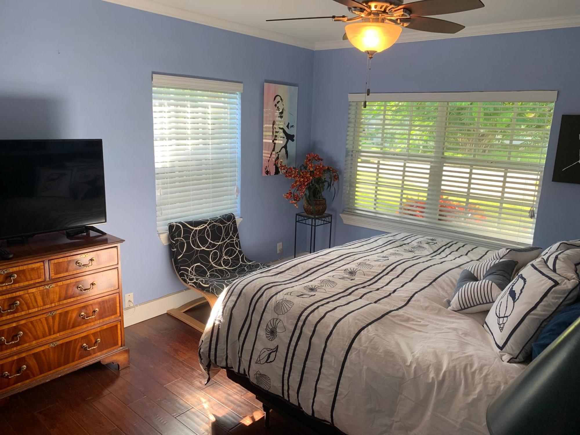 Bed & Breakfast A Mens Oasis
