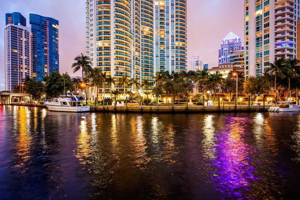 Waterfront Heated Pool Hosts 14! Fort Lauderdale