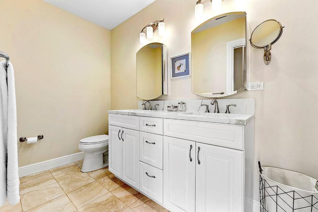 Waterfront Heated Pool Hosts 14! Holiday home Fort Lauderdale