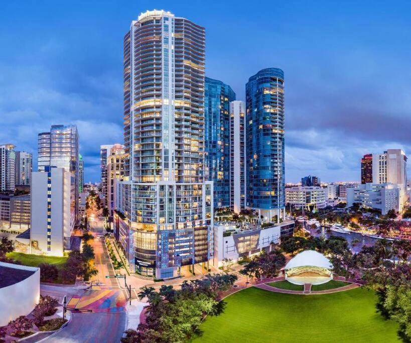 Waterfront Heated Pool Hosts 14! * Fort Lauderdale