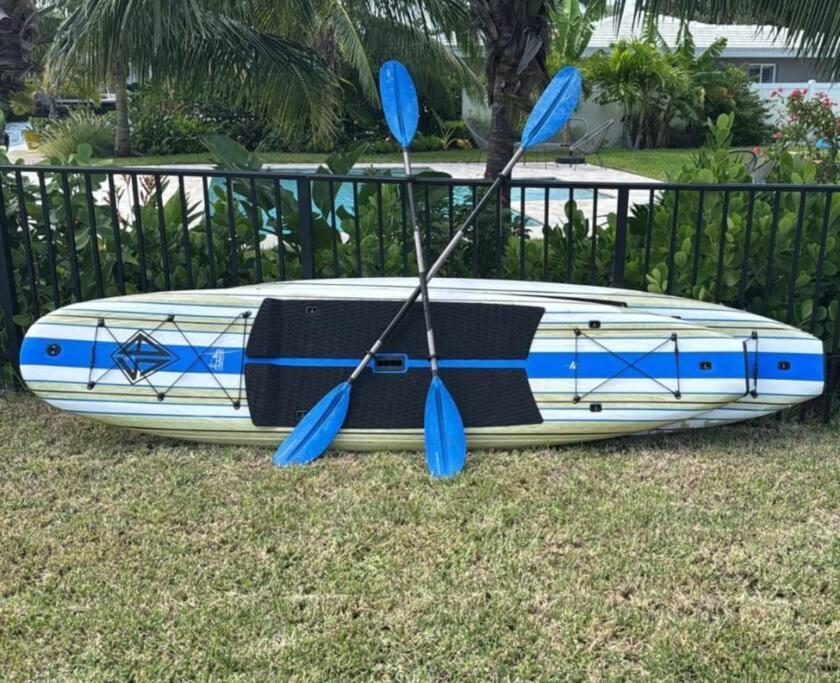 Holiday home Waterfront Heated Pool Hosts 14!