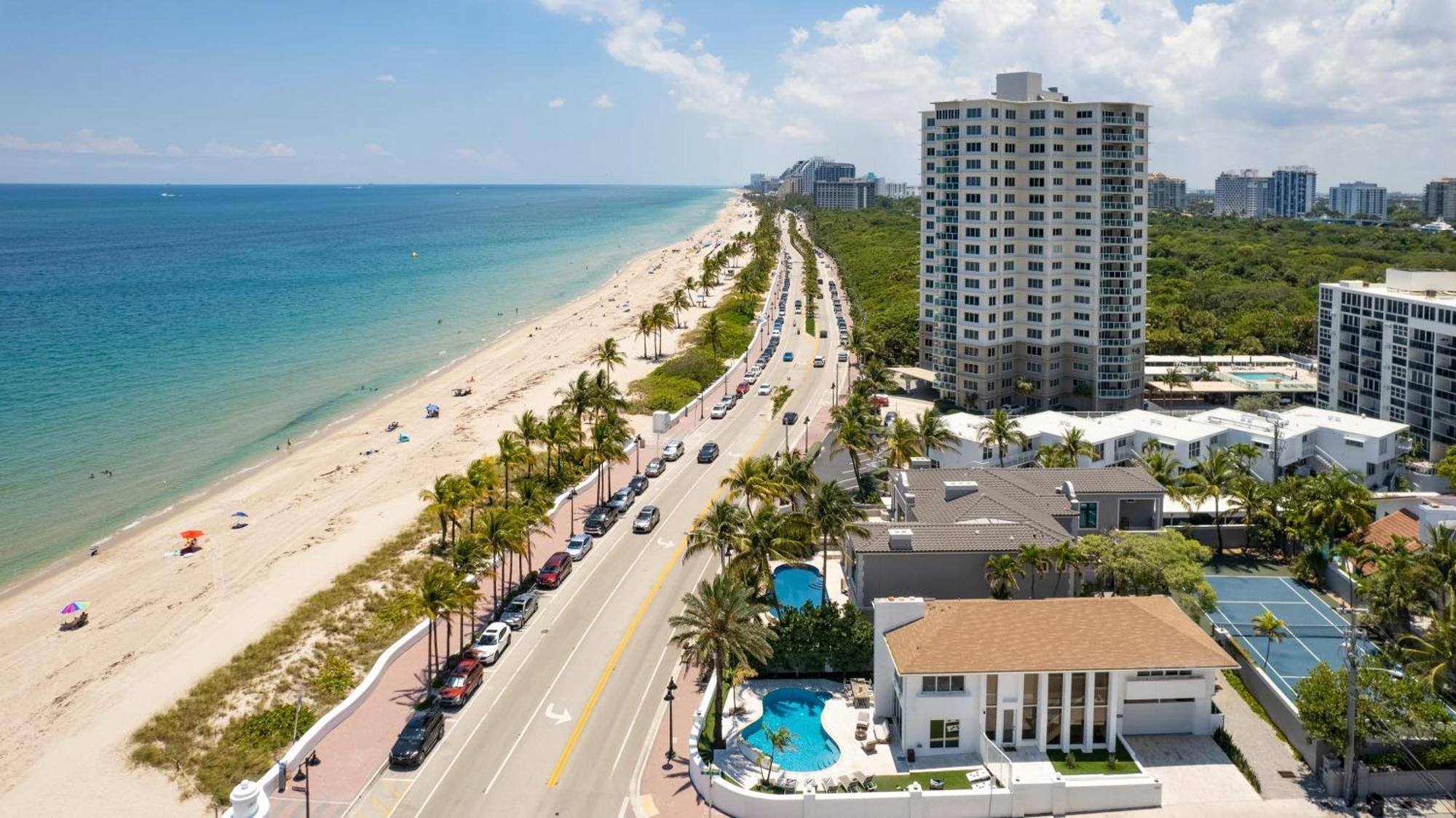 Sea Breeze By Avantstay Across From Lauderdale Pool Out Door Dining Fire Pit Fort Lauderdale