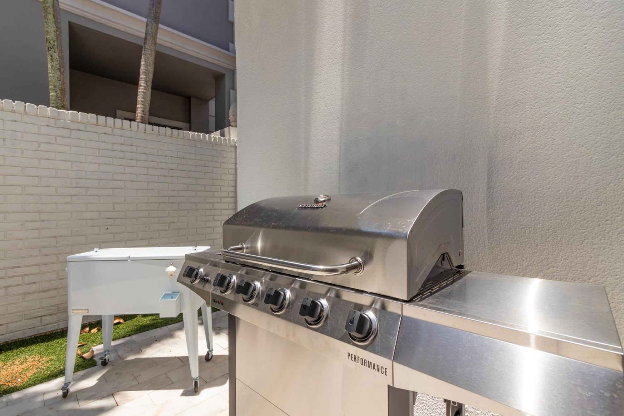 Sea Breeze By Avantstay Across From Lauderdale Pool Out Door Dining Fire Pit