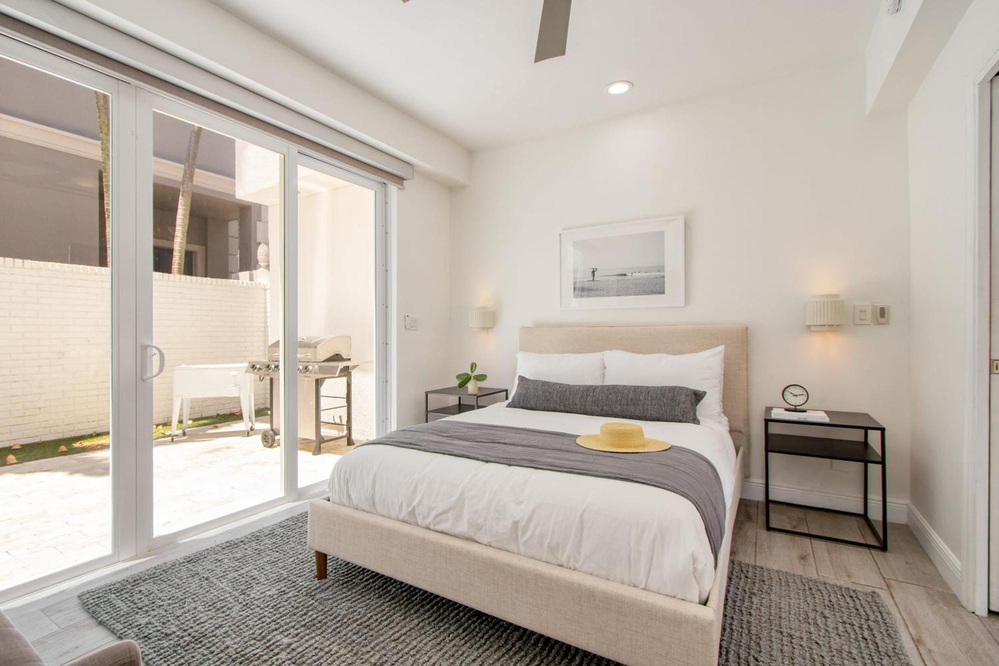 Sea Breeze By Avantstay Across From Lauderdale Pool Out Door Dining Fire Pit Fort Lauderdale