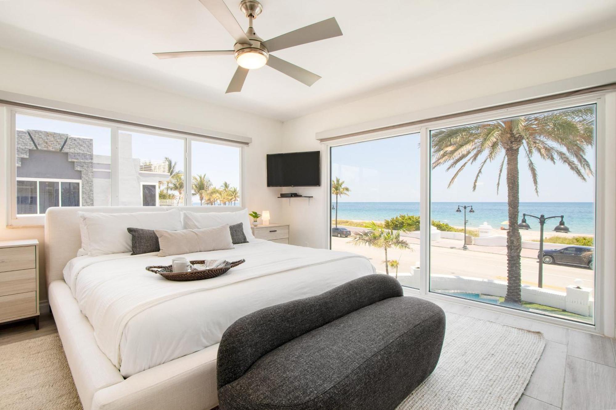 Holiday home Sea Breeze By Avantstay Across From Lauderdale Pool Out Door Dining Fire Pit