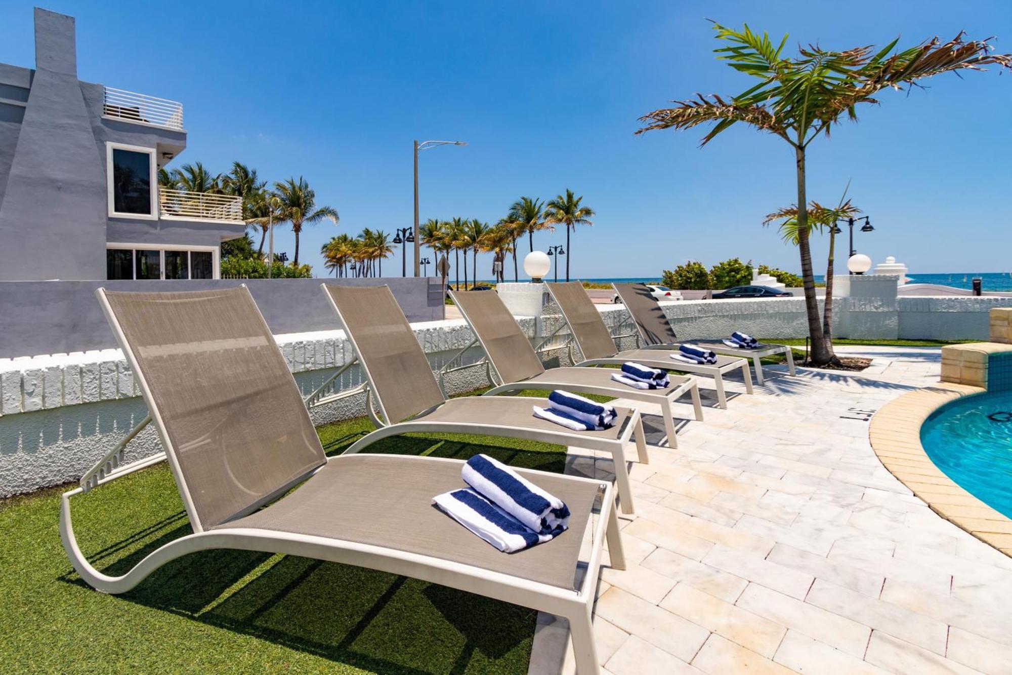 Holiday home Sea Breeze By Avantstay Across From Lauderdale Pool Out Door Dining Fire Pit