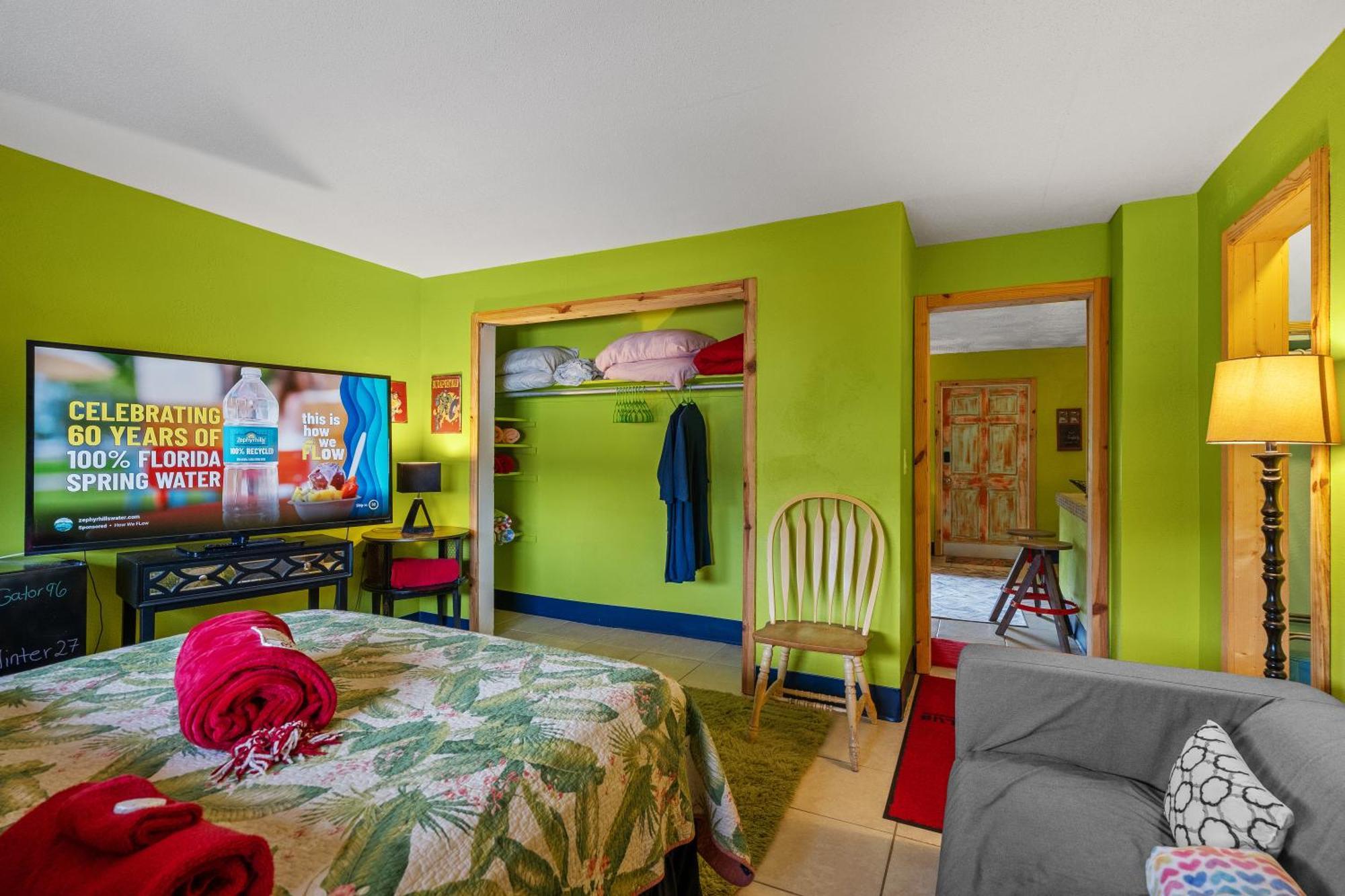 Blue Bell Apartment *