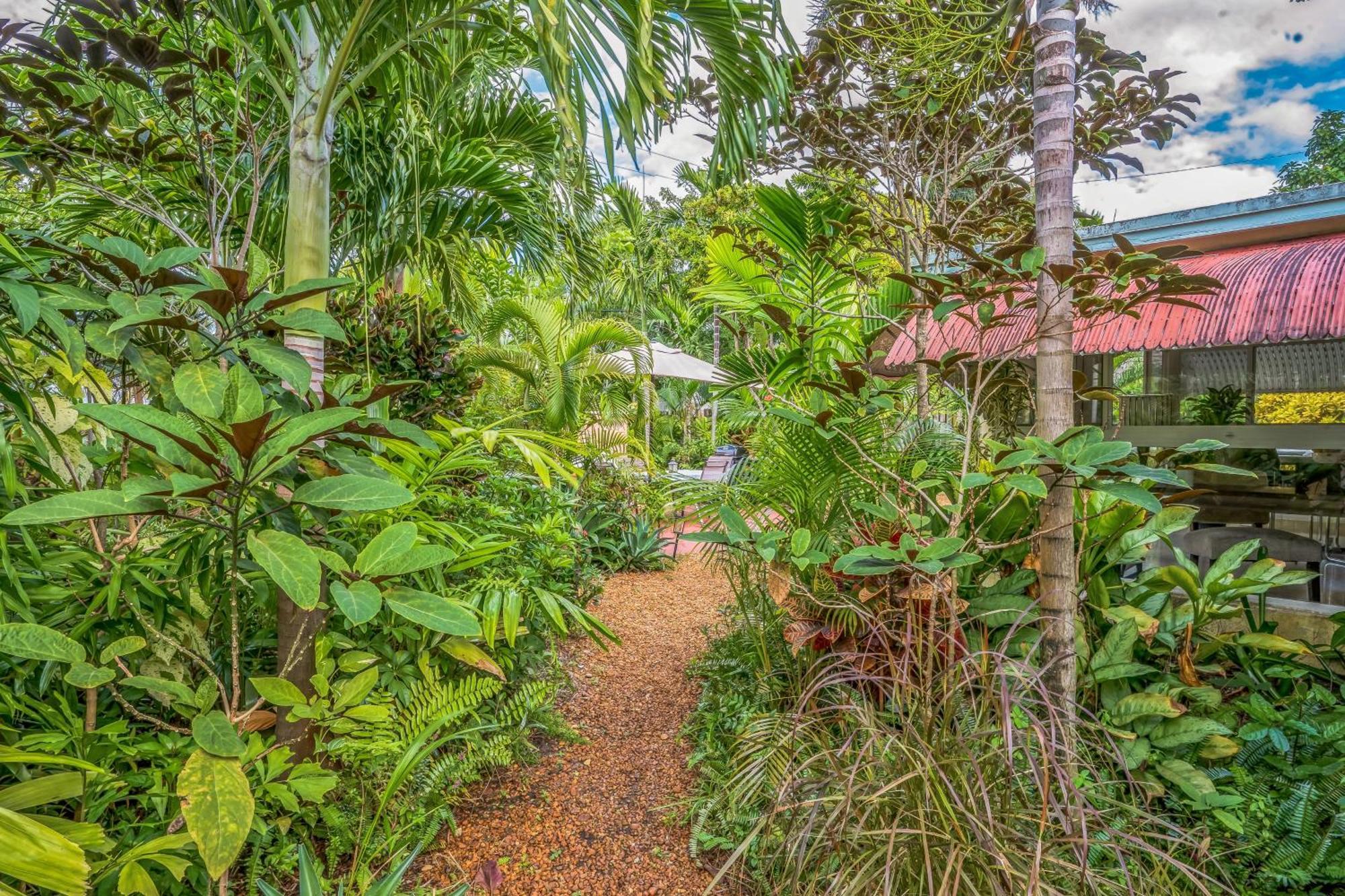 Beautiful Comfy With Private Hot Tub Close To Holiday home *