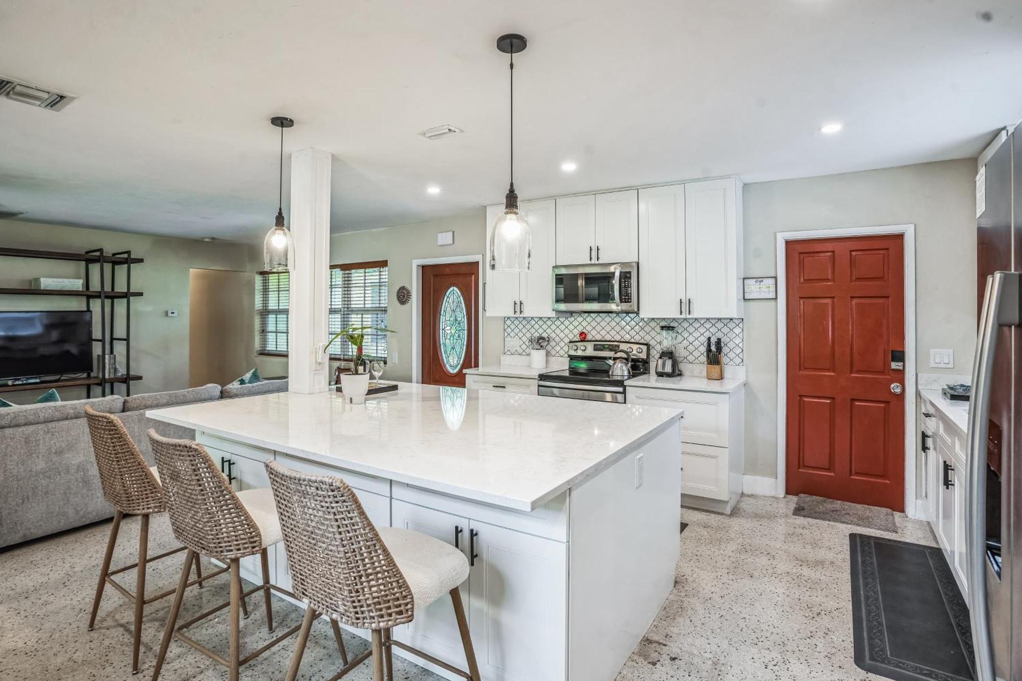 Beautiful Comfy With Private Hot Tub Close To Holiday home Fort Lauderdale
