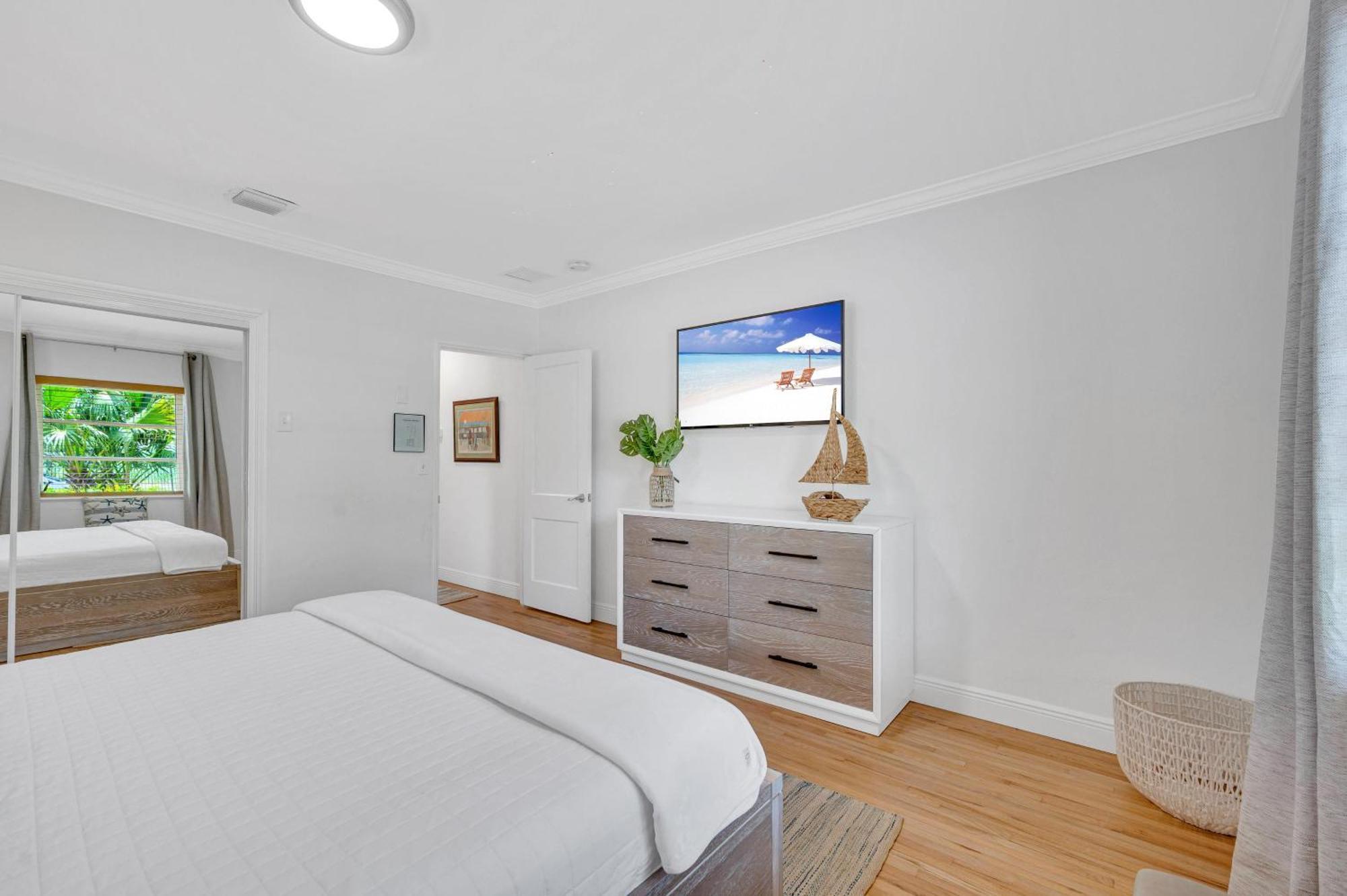 Holiday home Steps From Quaint Heated Pool Key Resldences Fort Lauderdale