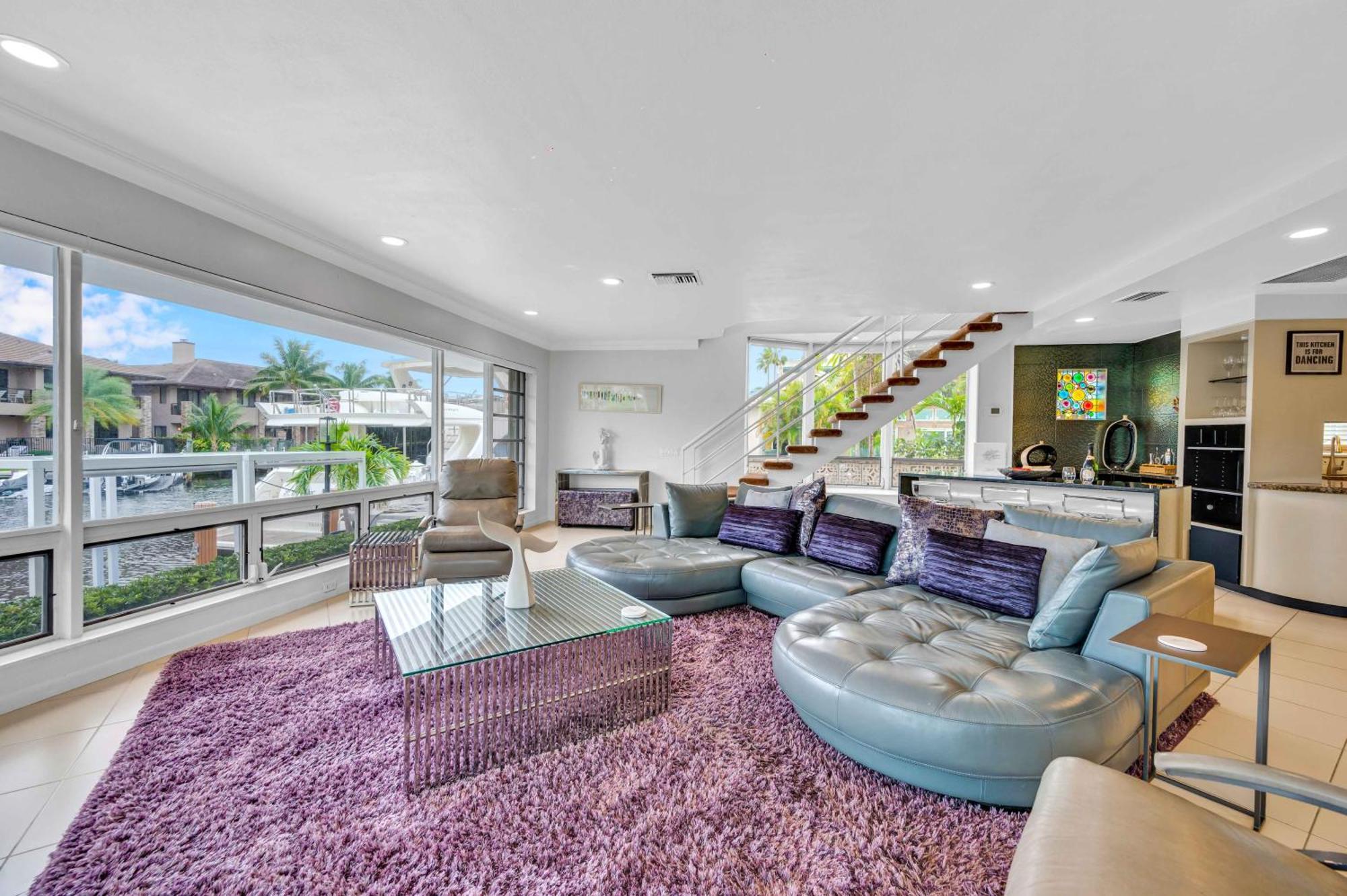 Holiday home Secluded Retreat Heated Pool Dock Access Quiet Neighborhood Saltaire Key Resldences Fort Lauderdale
