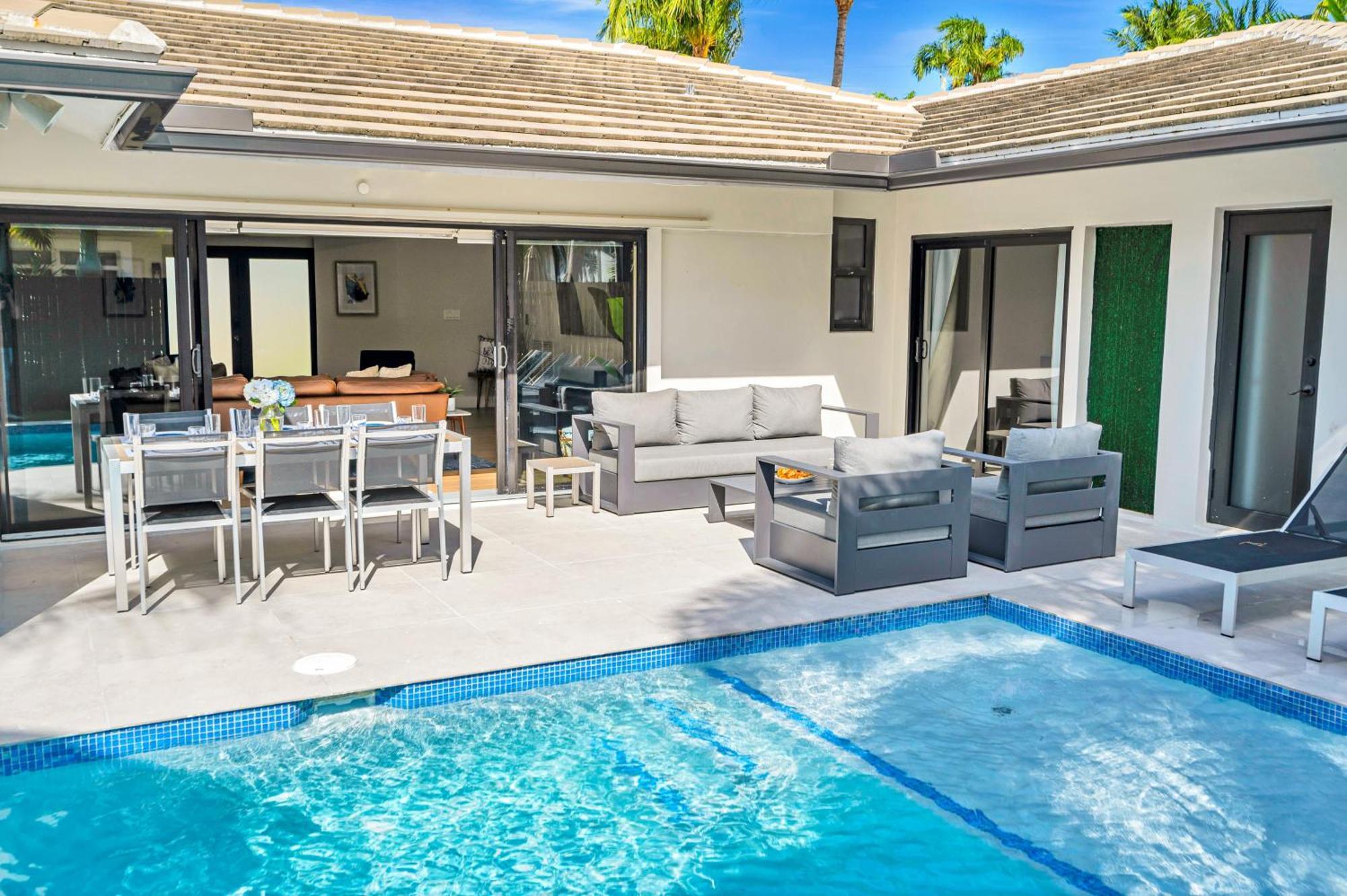 Holiday home Open Concept Proximity Lush Neighborhood Pearl Key *