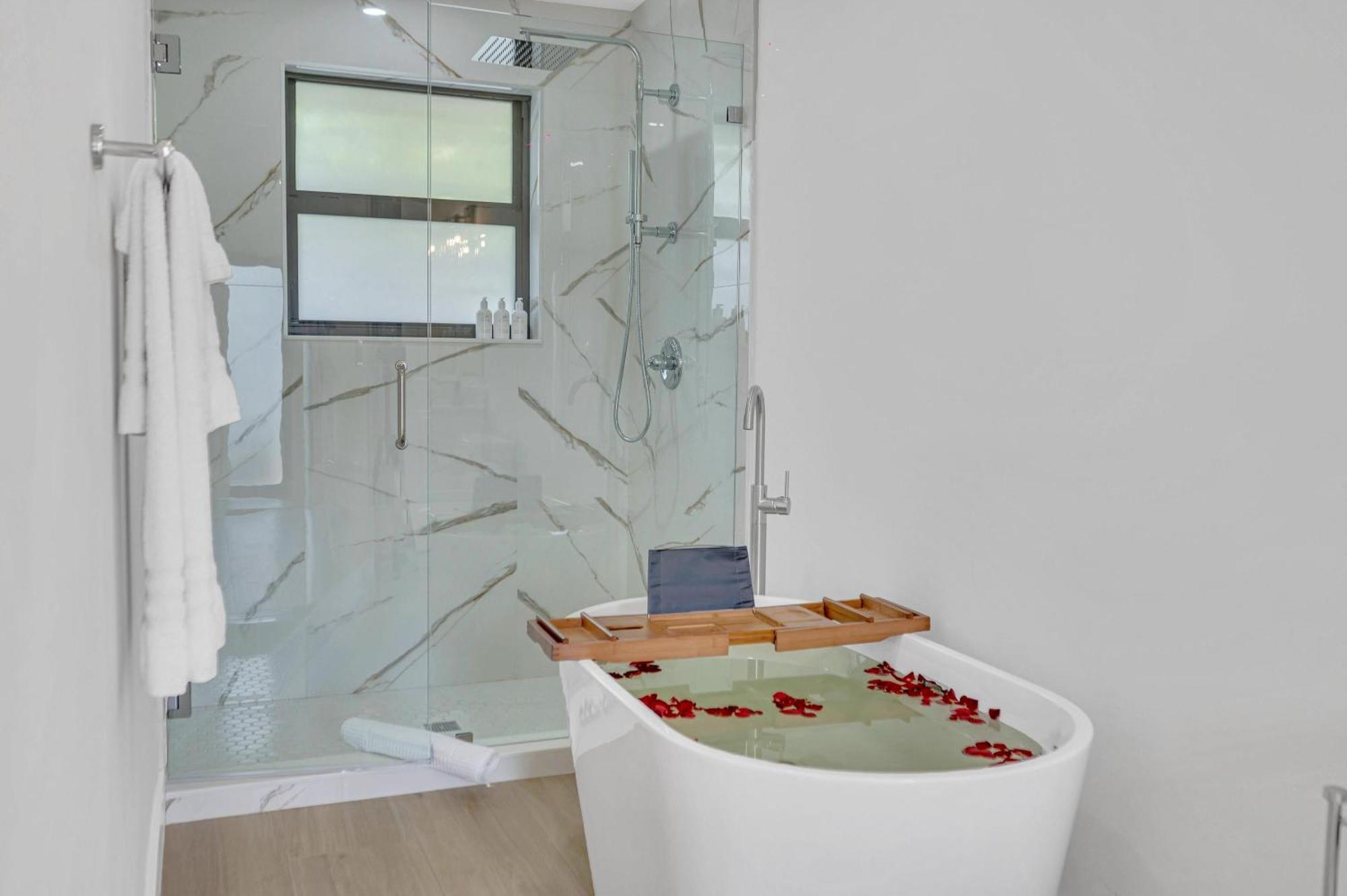 Open Concept Proximity Lush Neighborhood Pearl Key *