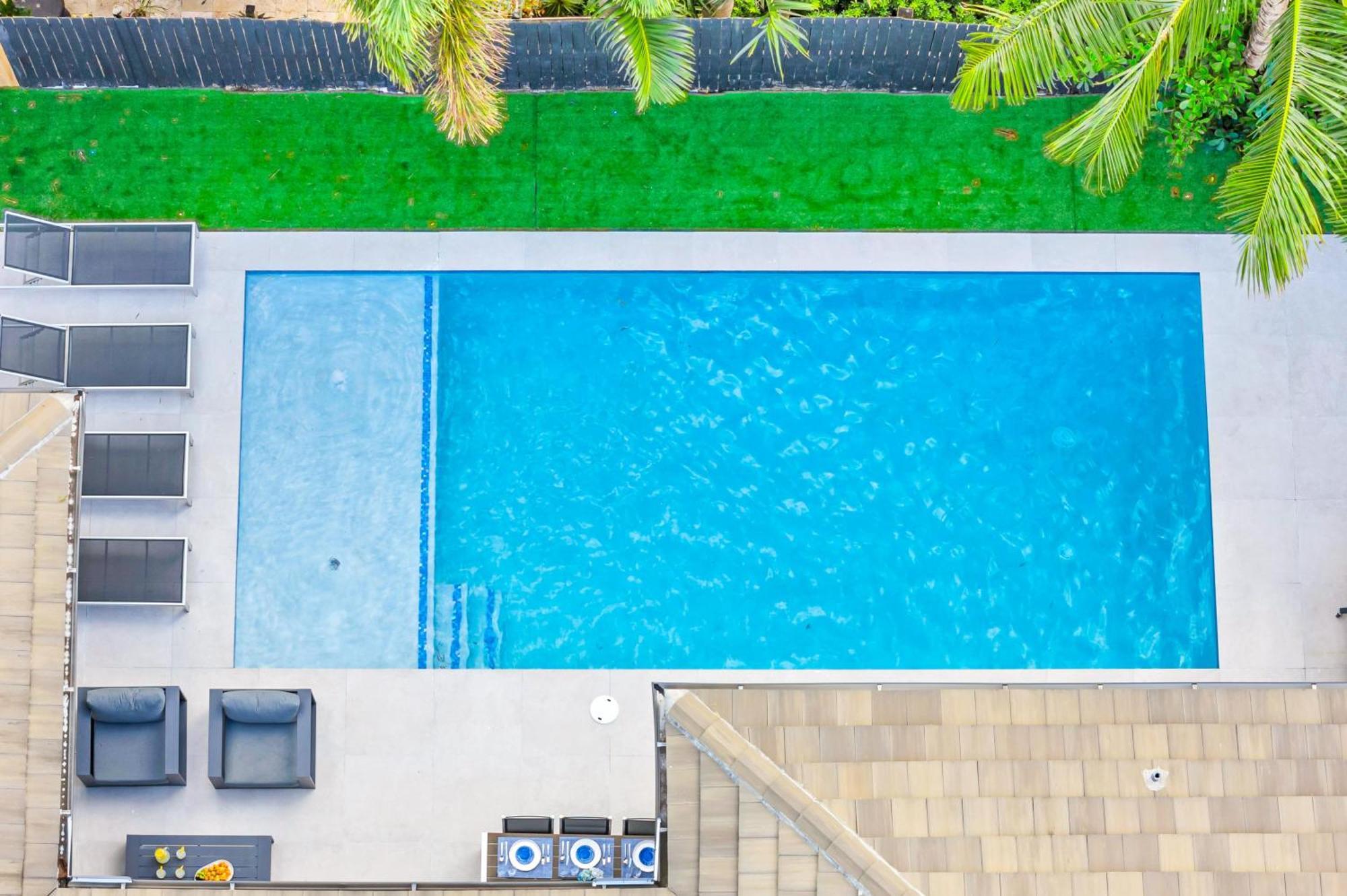 Open Concept Proximity Lush Neighborhood Pearl Key Fort Lauderdale