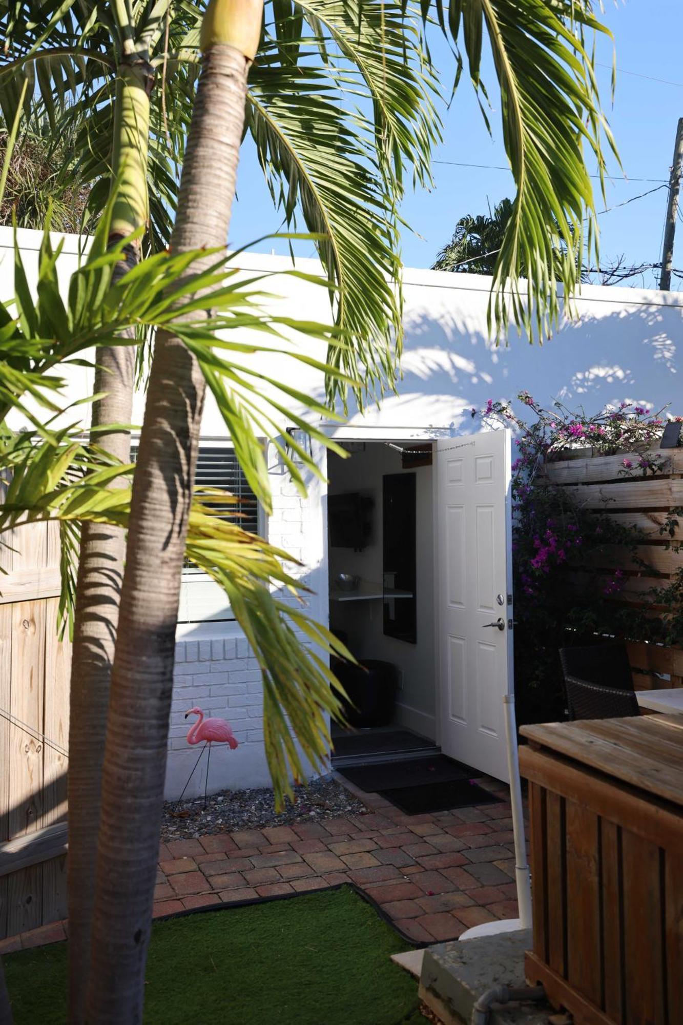 Keese's By The Ocean * Fort Lauderdale